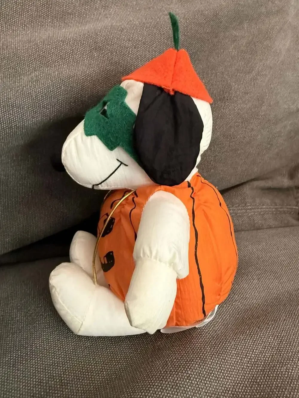 Vintage Peanuts Whitman's Halloween Snoopy Plush in Pumpkin Costume with Green M